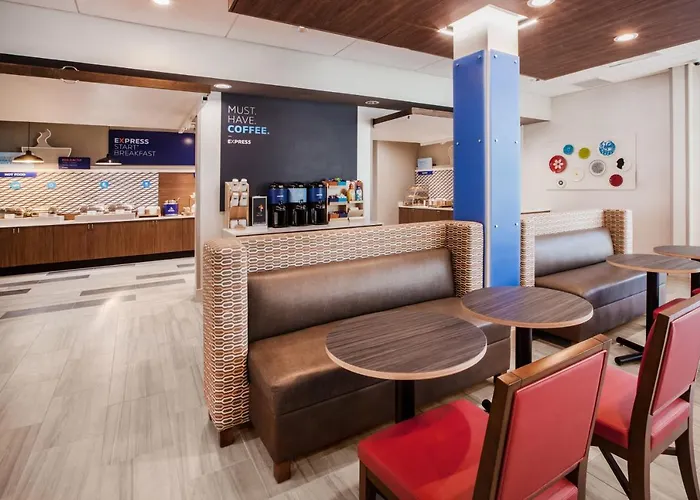Holiday Inn Express & Suites Jackson By Ihg